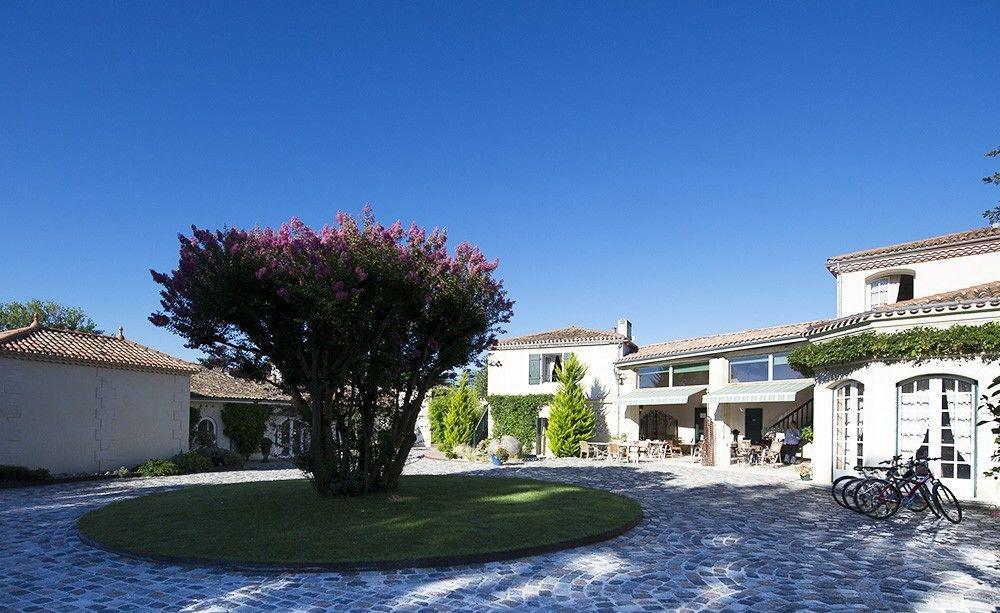 Domaine De Larchey Hotel Saint-Medard-d'Eyrans Exterior photo